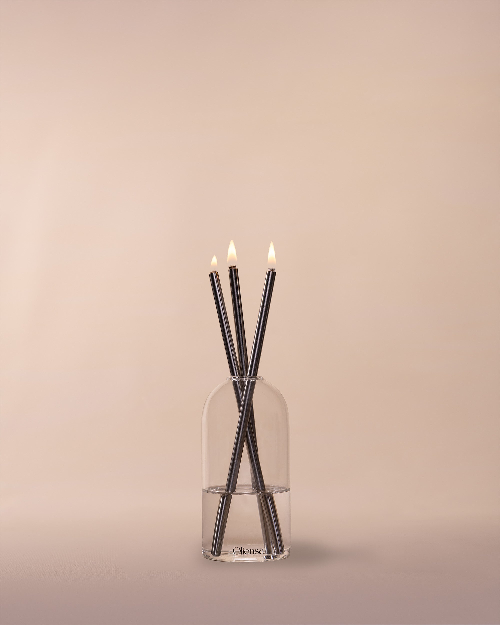 Packshot Świeca eternal crystal silver - rozpalona
